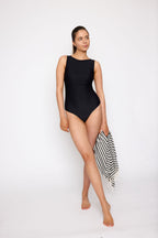 Julia Zip Back image 0