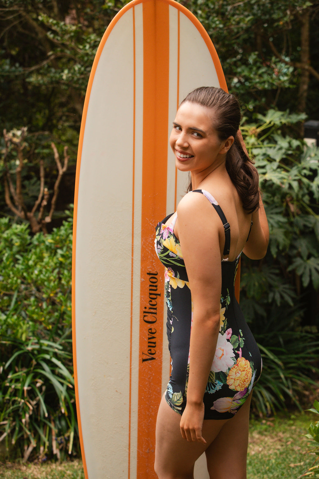 Foxy Boy Leg image 5